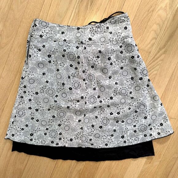 Y2k Black and White Boho Indie Whimsygoth Floral Faux Wrap Skirt size M - Picture 2 of 8